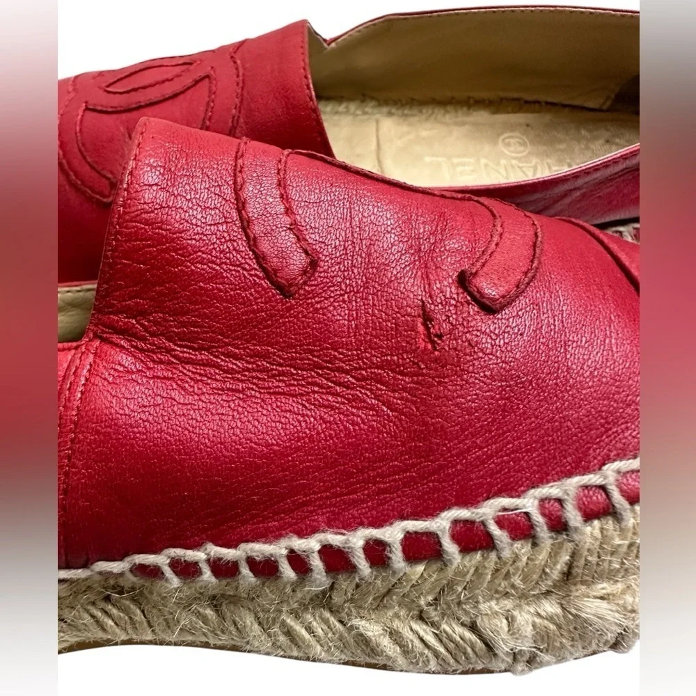 Authentic Chanel Red Lambskin Leather CC Logo Espadrille size 37,l